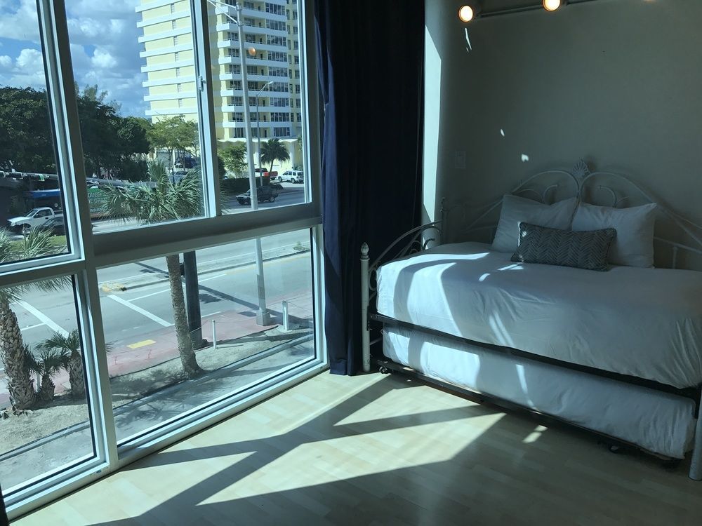 Collins Apartments By Design Suites Miami Beach Extérieur photo
