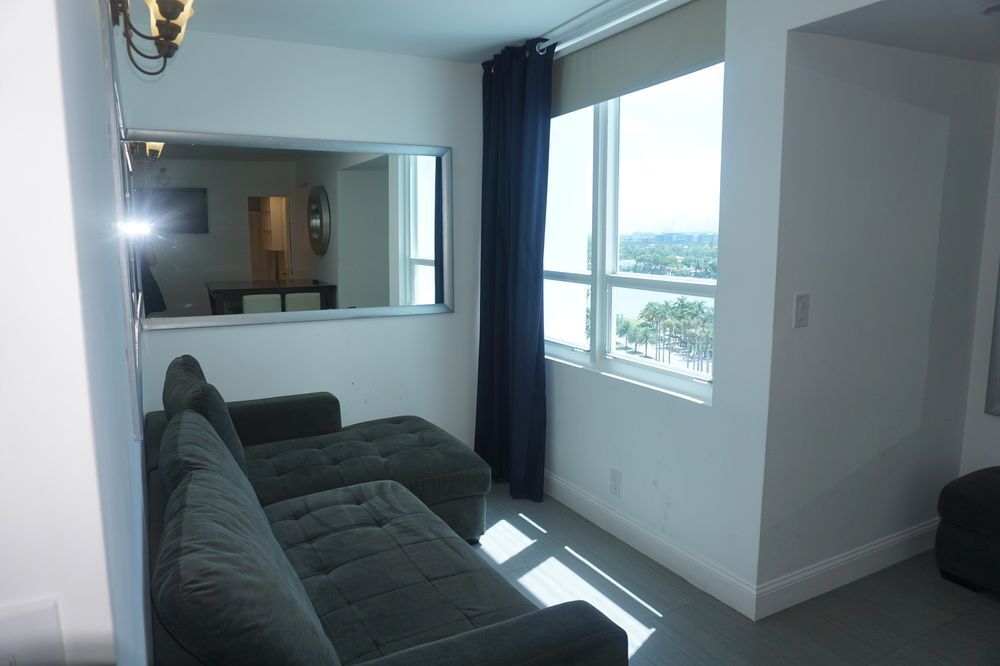 Collins Apartments By Design Suites Miami Beach Extérieur photo