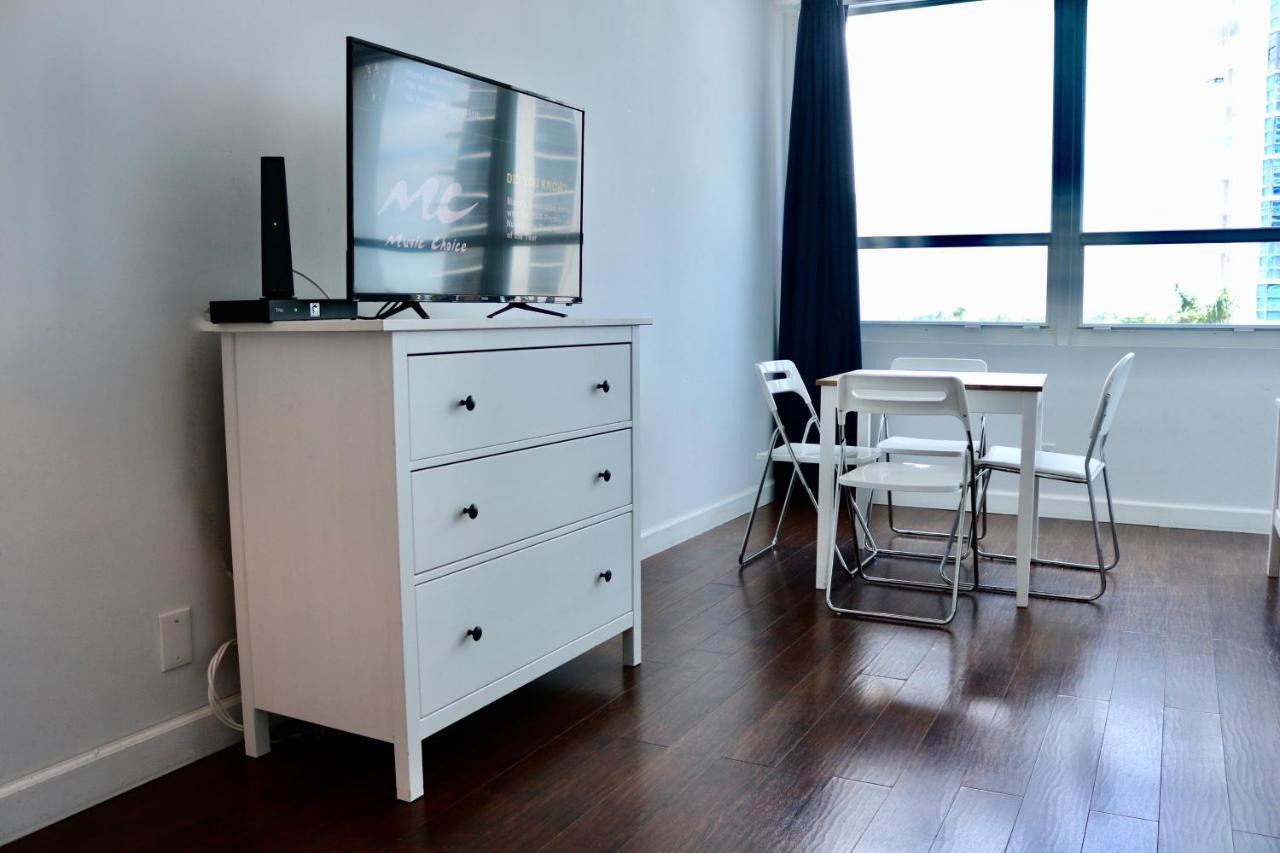 Collins Apartments By Design Suites Miami Beach Extérieur photo