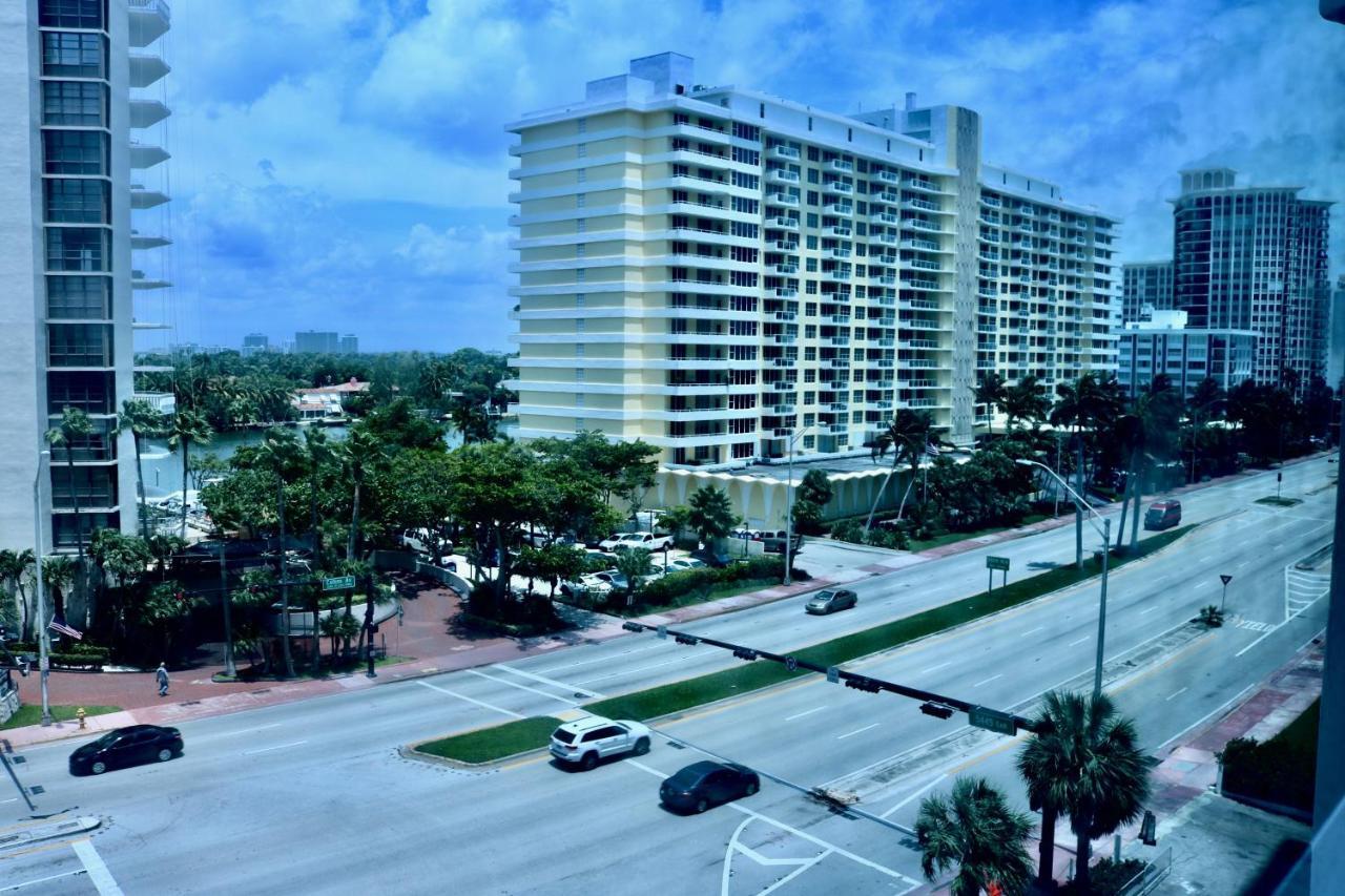 Collins Apartments By Design Suites Miami Beach Extérieur photo